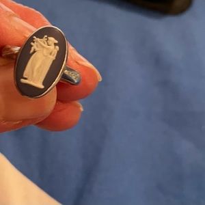 Wedgwood woman with harp ring